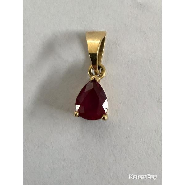Pendentif en or 18 carats avec rubis naturel