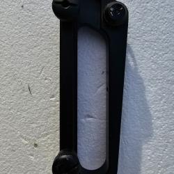 Poign&eacute;e de transport type M16 picatinny