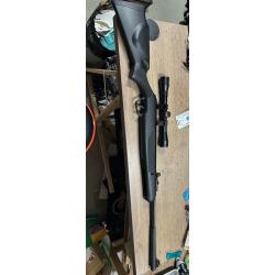 Carabine Stoeger Mod X20 synth&eacute;tique 4.5 mm (19.9 joules) + lunette 4x32