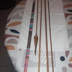 Arc am&eacute;rindien et 3 fl&egrave;ches en bambou et 1 fl&egrave;che moderne