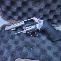 Smith et Wesson model 64 military et police