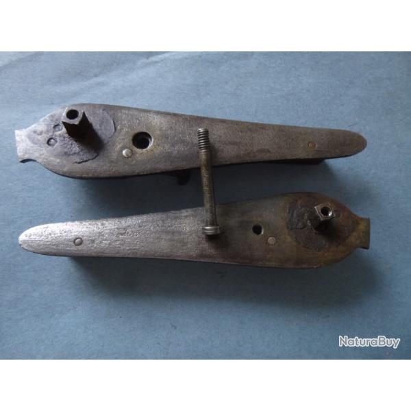 PAIRE DE PLATINES DE FUSIL � CHIEN