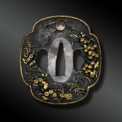 TSUBA mokko gata avec fleurs - Japon - P&eacute;riode Edo (1603-1868)