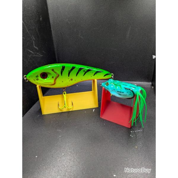 Lot : 401 / JERKBAITS 4 billes,FISH AND FISHING / 14,5 cm/54 grs+1 GRENOUILLE 5,5 cm/14 grs (UV).