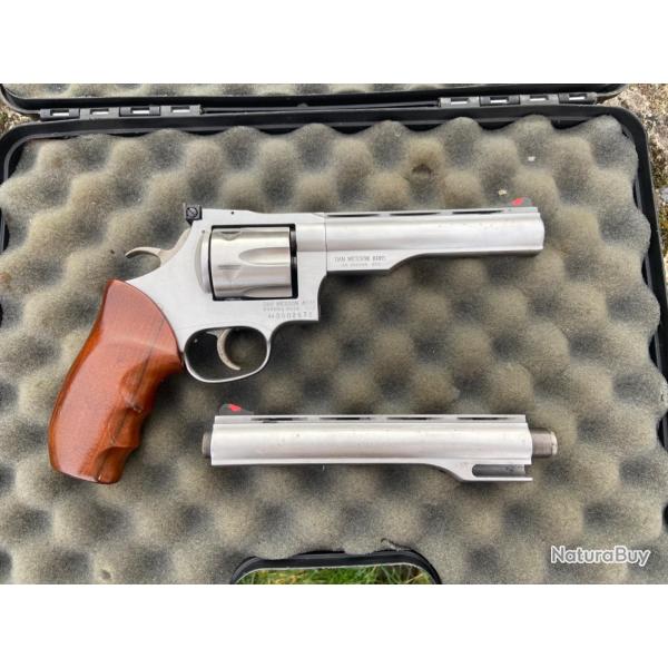Revolver dan wesson calibre 44 magnum