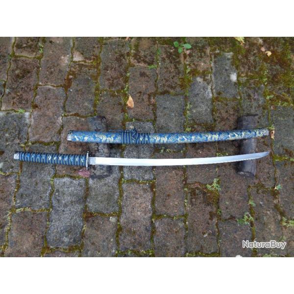 Katana Sabre de C�r�monie de Samourai Lame Acier 440 Affut�e Tsuba M�tal Etui Bois Enveloppe Tissus1
