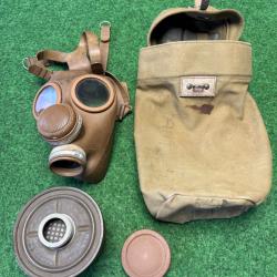 MASQUE A GAZ  DE L' ARM&Eacute;E FRAN&Ccedil;AISE  MOD&Egrave;LE  1951  INDOCHINE ALG&Eacute;RIE  ET LE RESTE !!20 &Egrave;ME