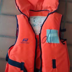 Gilet de sauvetage tr&egrave;s bon &eacute;tat. Taille L.