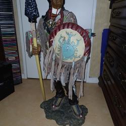 Statue indien guerrier polyr&eacute;sine 96cm &eacute;tat neuf