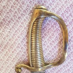 Sabre briquet transform&eacute;