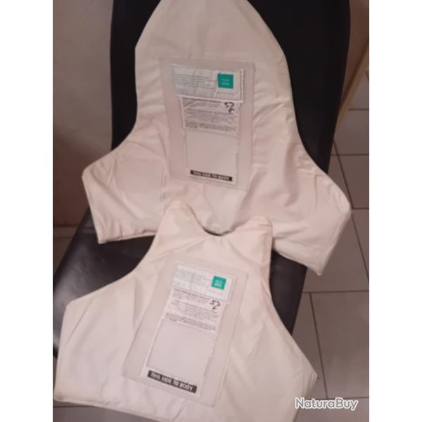 Ench�re lot de 2 plaques balistiques contre les armes de poings et les lames HAWK 50X44 et 42x37 cm