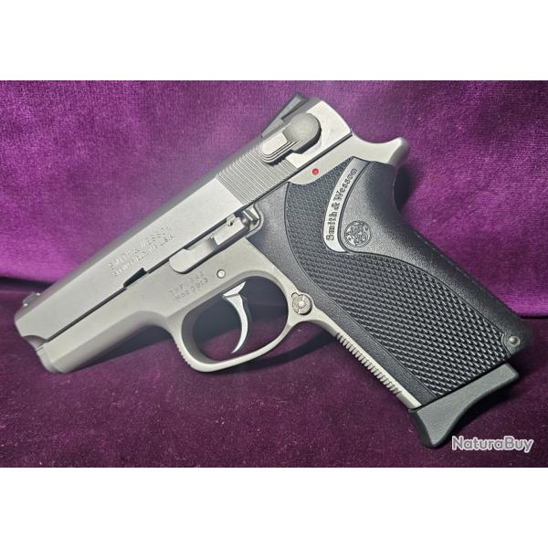 Pistolet Smith & Wesson, Model 3913, calibre 9x19, USA, Categorie B
