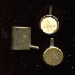 12 mm &agrave; broche &agrave; blanc - marquage en relief : VFM & C LIEGE 12 - tr&egrave;s ancienne production Francotte