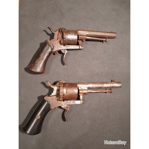Deux r�volvers � broche 7mm