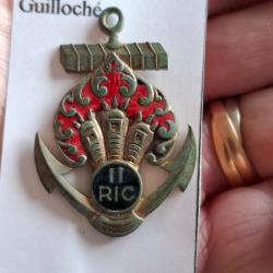 INSIGNE 11 REGIMENT INFANTERIE COLONIALE ( DRAGO PARIS NICE PERIODE INDOCHINE )