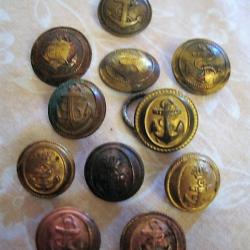Lot de 11 boutons Marine Militaire.