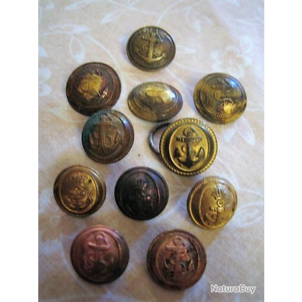Lot de 11 boutons Marine Militaire.