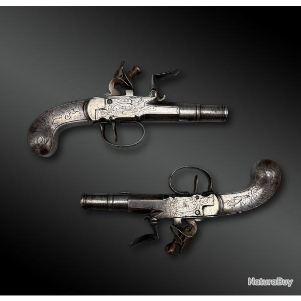 PAIRE de PISTOLETS de voyage � COFFRE sign� Seglas - Londres, Royaume-Uni - Fin XVIII�me si�cle