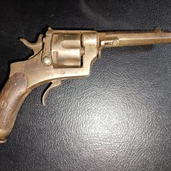 Bodeo 1889. Revolver r&egrave;glementaire italien a restaurer