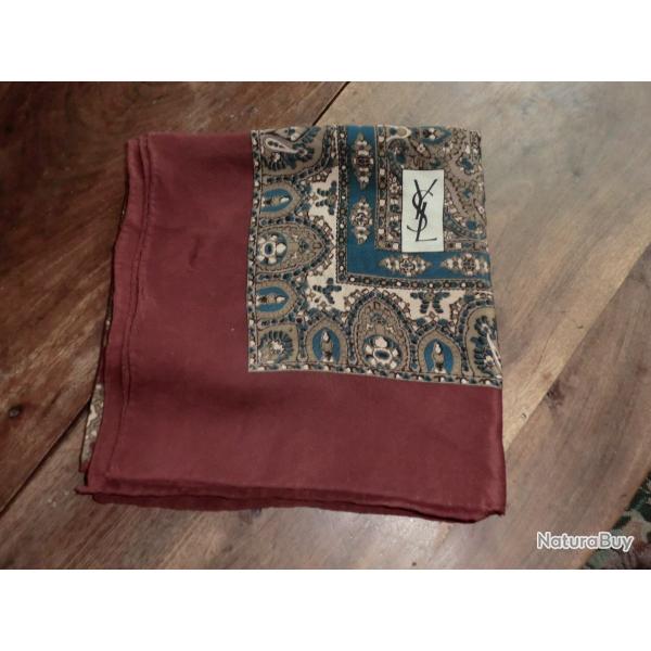 foulard vintage soie YSL paris  85 X 83 cm