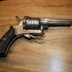 Revolver &agrave; broche en 7mm Li&eacute;geois en bel &eacute;tat