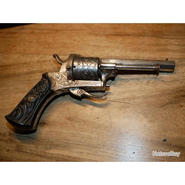 Revolver � broche en 7mm Li�geois en bel �tat