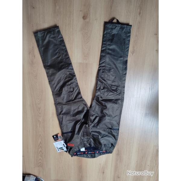 Vend pantalon de traque neuf