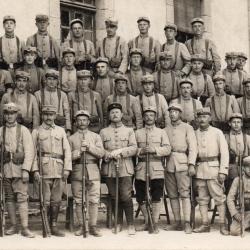 CPA - photo D'un groupe de soldats -N&deg;7535