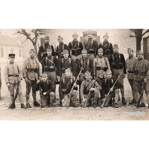 CPA - photo D'un groupe de soldats -N�7536