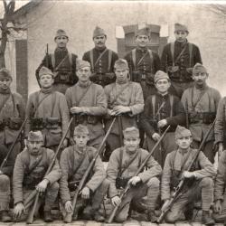 CPA - photo D'un groupe de soldats -N&deg;7537