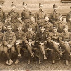 CPA - photo D'un groupe de soldats -N&deg;7538