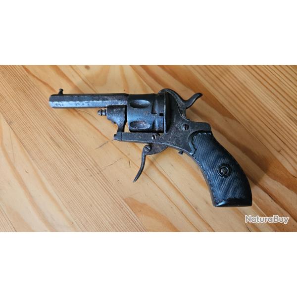 Revolver Bulldog ELG num�rot� 13 sur barillet lettre E + �toile? chiffre 3 au niveau gachette