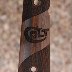 PLAQUETTES COLT 1911 (partiellement quadrill&eacute;es + logo Colt)