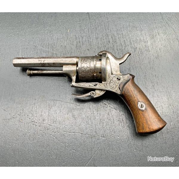 ANCIEN REVOLVER A BROCHE DE TYPE LEFAUCHEUX ENTIEREMENT DECORE, CANON RAYE, ELG & X ETOILE, PISTOLET