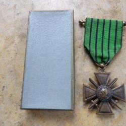 Belle croix guerre Etat Fran&ccedil;ais Vichy 1939 1940 barrette uniforme 39 40 deuxi&egrave;me guerre ww2  boite