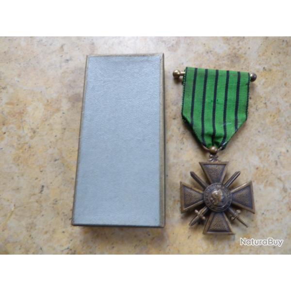 Belle croix guerre Etat Fran�ais Vichy 1939 1940 barrette uniforme 39 40 deuxi�me guerre ww2  boite