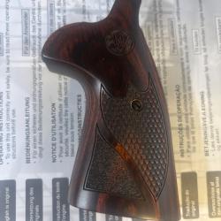 Plaquette S&W type N en bois de rose Vendu d'origine avec le 629 deluxe 44mag