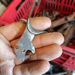 Chien de revolver ancien