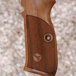 PLAQUETTES CZ 75 SHADOW 1 et SHADOW 2 GRIPS type 5 (&agrave; carreaux)