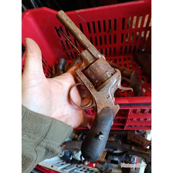 Pistolet � broche a restaurer