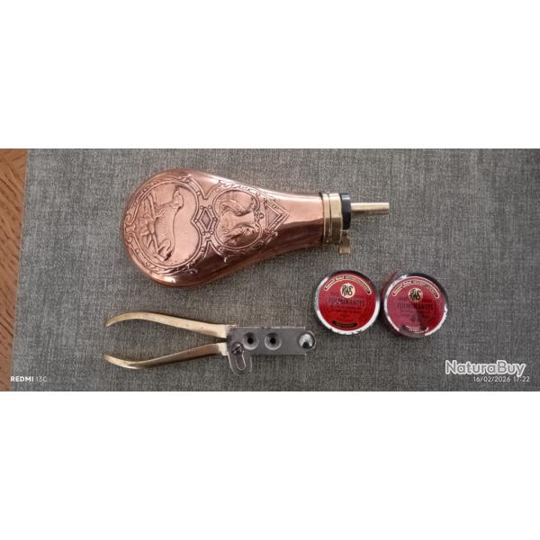 MOULE A BALLES CAL 36 POIRE A POUDRE ET 200 AMORCES COLLECTOR.