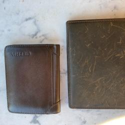 Lot de deux portefeuilles.