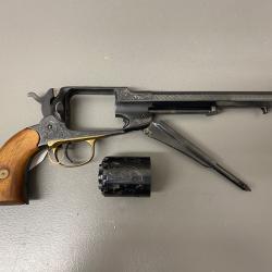 Tr&egrave;s Beau Revolver Santa Barbara bronze bleu et grav&eacute; en calibre 44PN dans son coffret