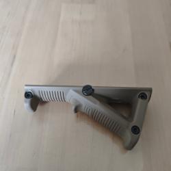 poign&eacute;e picatinny