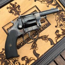 Revolver 8mm 92 Louis De Brus Brevet&eacute; &agrave; BARILLET BASCULANT � m&eacute;canique excellente.