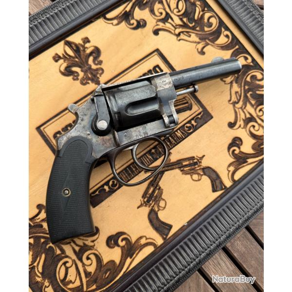TR�S BON revolver 8mm 92 � BARILLET BASCULANT � m�canique excellente.