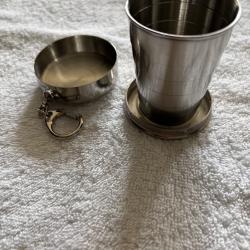 Porte-cl&eacute;s gobelet t&eacute;lescopique