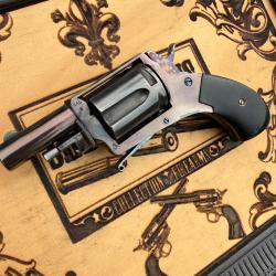 JOLI PETIT REVOLVER 8mm92 - Reflets prune - M&eacute;canique excellente - avec holster.