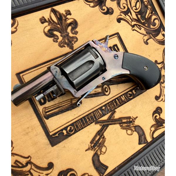 JOLI PETIT REVOLVER 8mm92 - Reflets prune - M�canique excellente - avec holster.