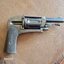 Revolver ancien belge -  fin XIX&egrave;me - d&eacute;but XX&egrave;me.